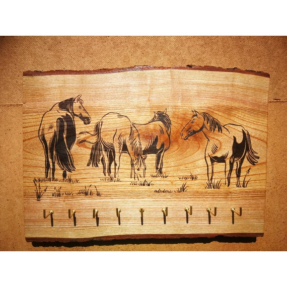 Lovas fali kulcstartó