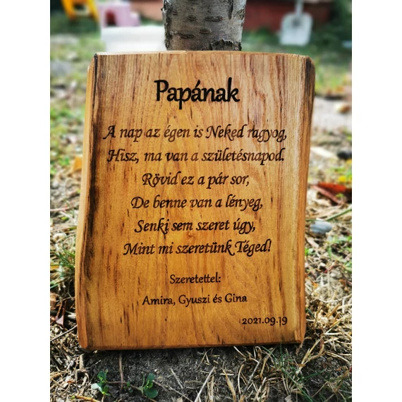 Egyedi születésnapi fatábla Papának vagy Mamának – gravírozott ajándék névre szóló verssel