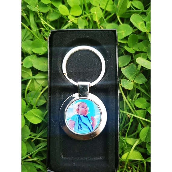 Egyedi szublimált kulcstartó – tartós, fém betétes ajándék