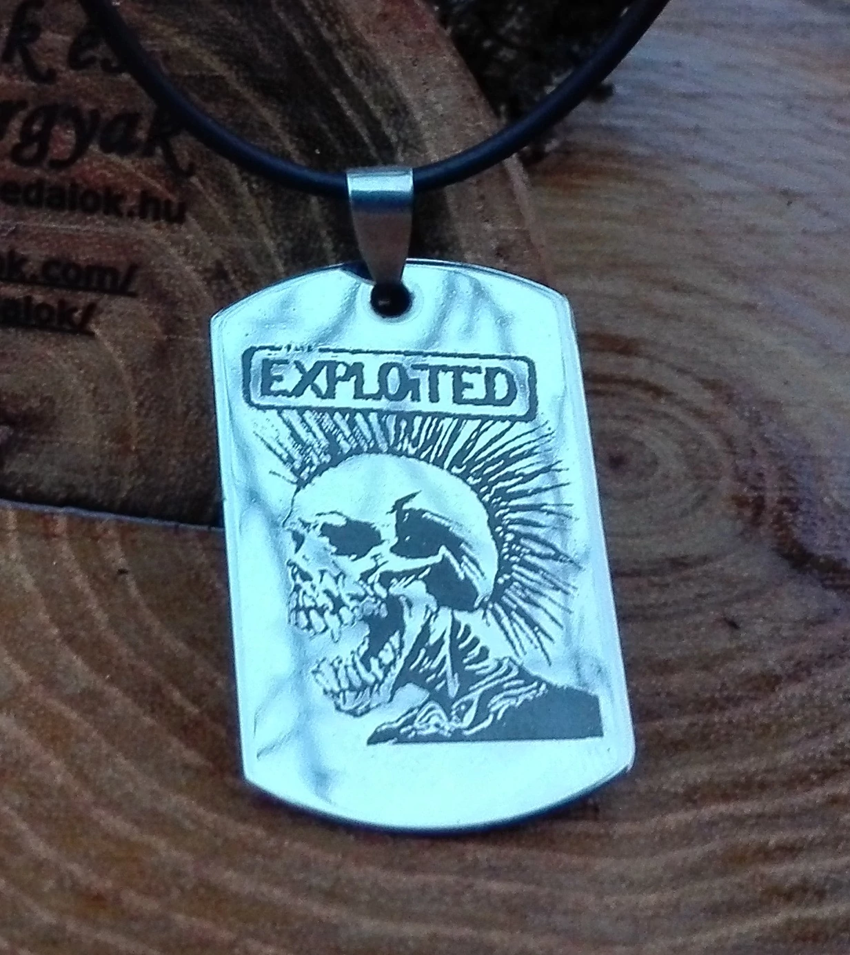 Exploited kulcstartó